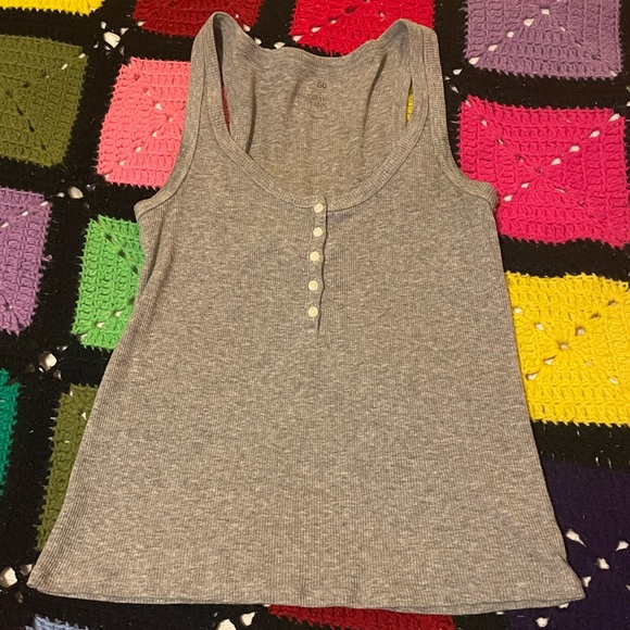 SO Tops - Junior’s ribbed grey button tank top
